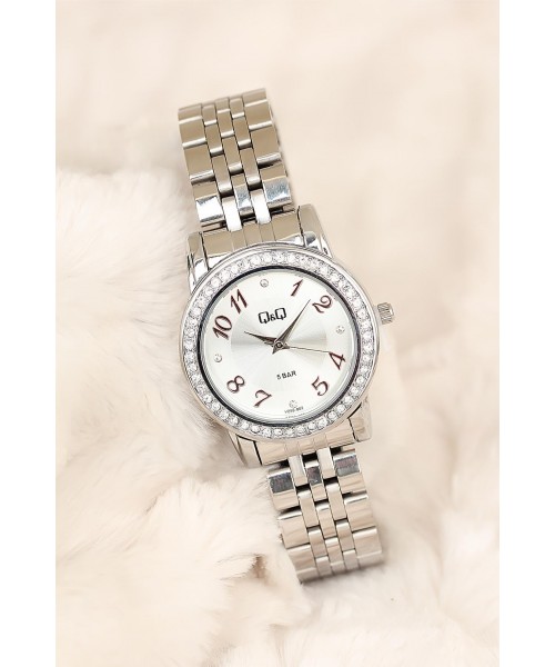 Q&amp;Q Marka Silver Renk Metal Kordonlu Taşlı Şık Kasalı 2 Yıl Garantili Bayan Kol Saati